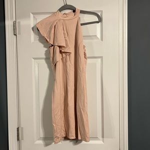 Worn 1 time and so cute! Probably should have ironed it